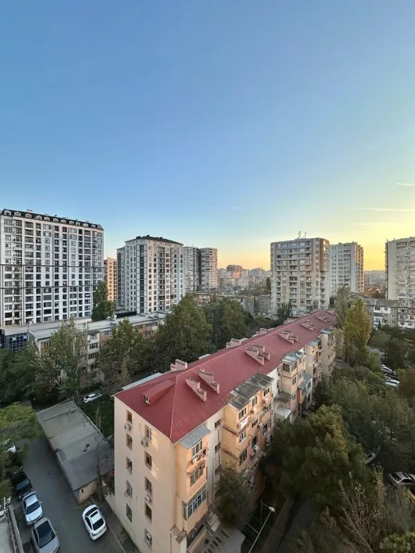 Satılır 3 otaqlı mənzil 139 m²