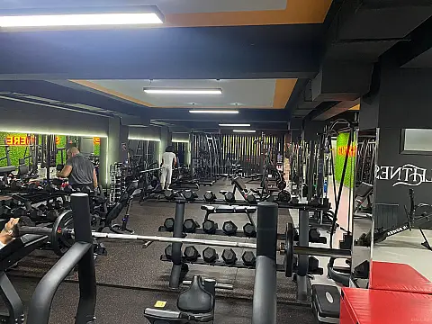 Satılır obyekt 500 m²