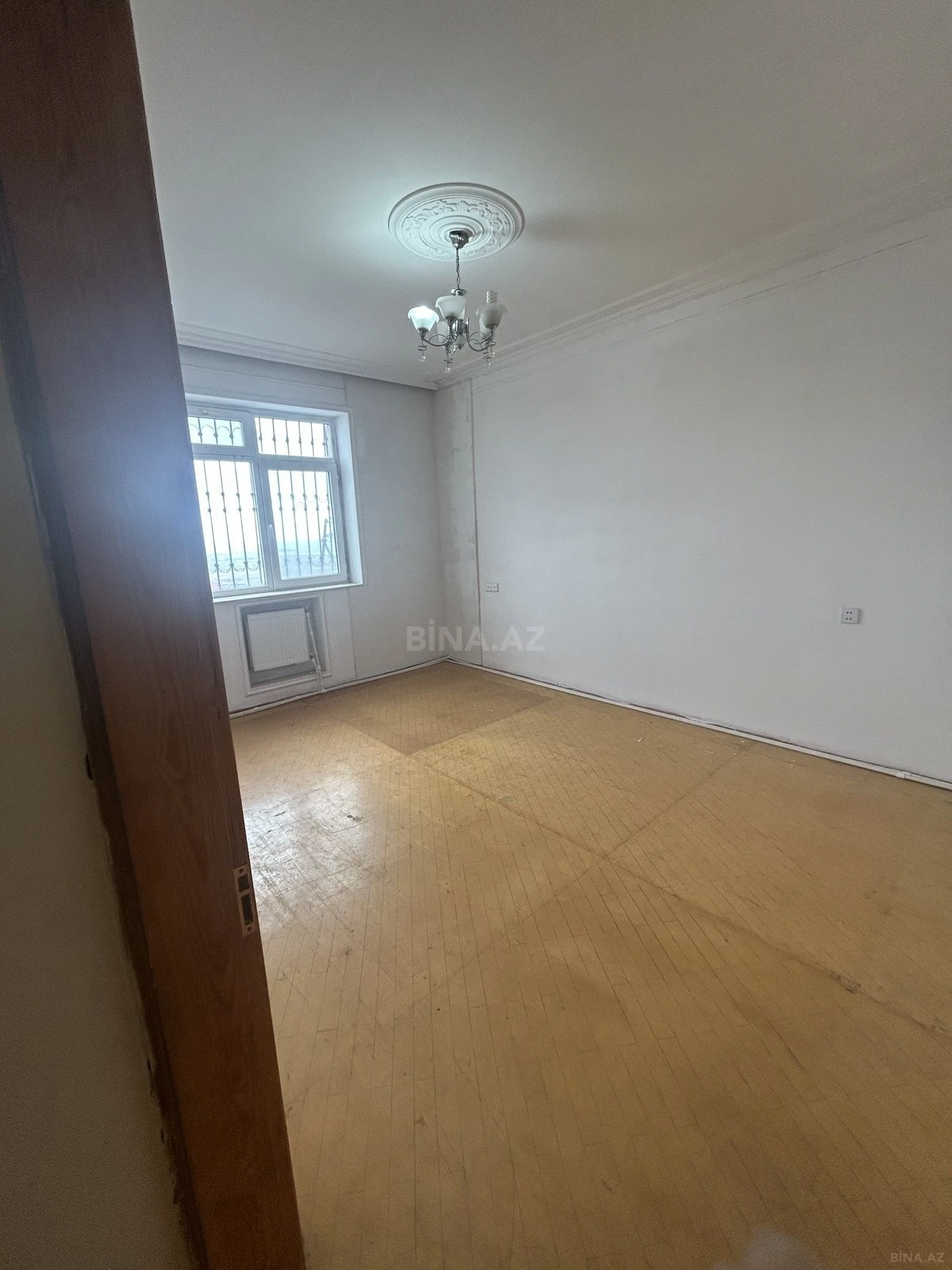 Satılır 3 otaqlı mənzil 95 m²