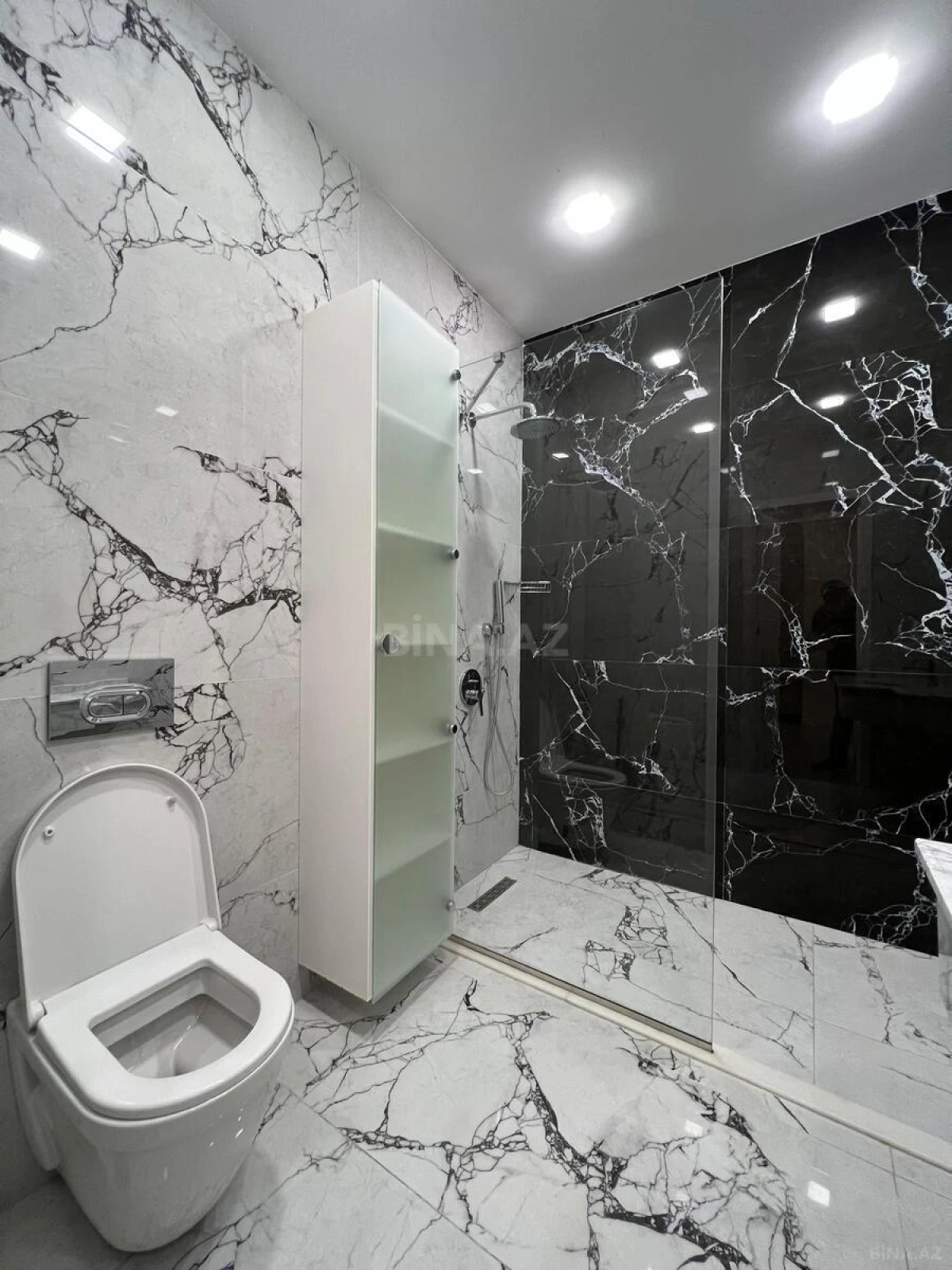 Kirayə verilir 2 otaqlı mənzil 65 m²