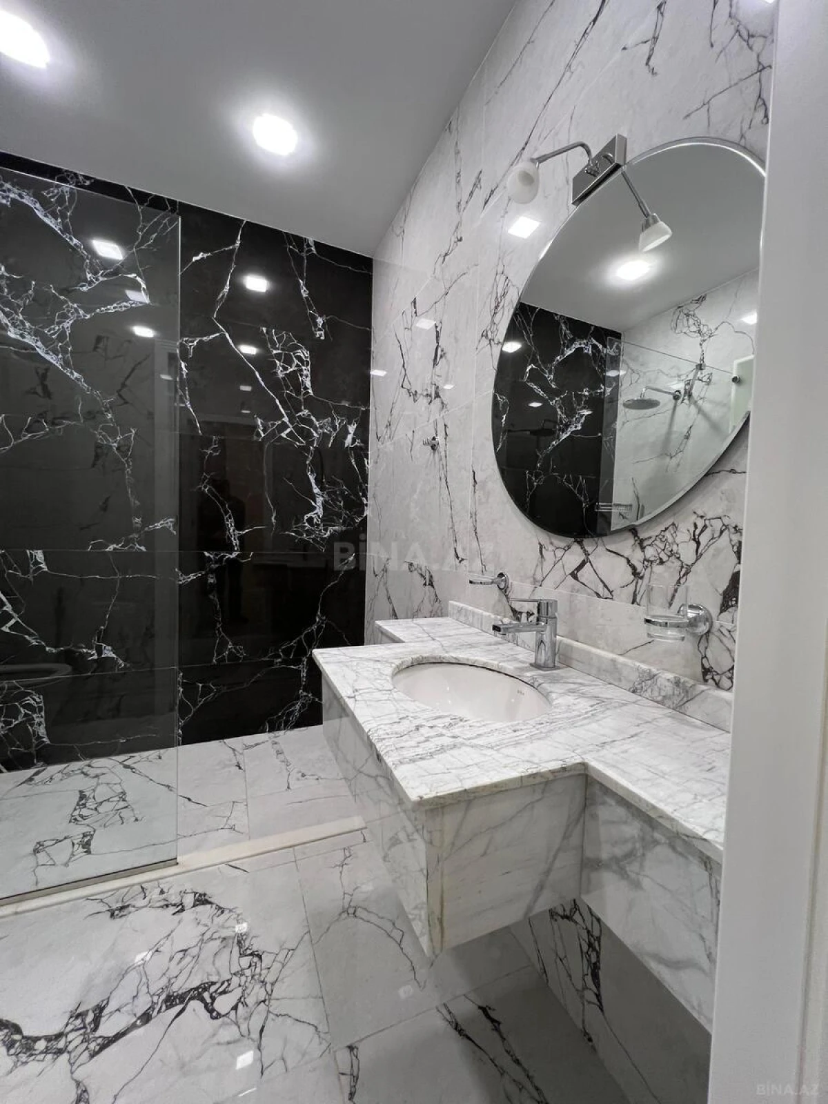 Kirayə verilir 2 otaqlı mənzil 65 m²