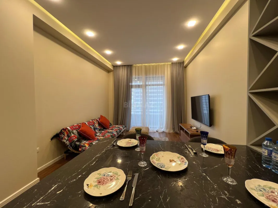 Kirayə verilir 2 otaqlı mənzil 65 m²