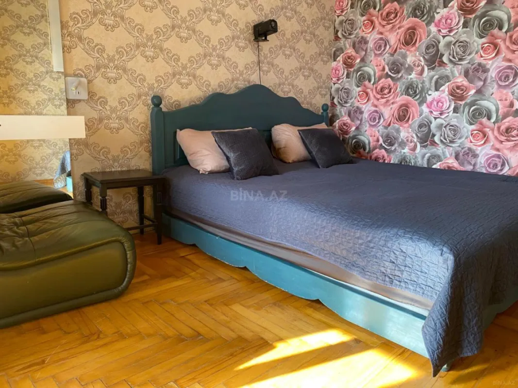 Satılır 4 otaqlı mənzil 105 m²