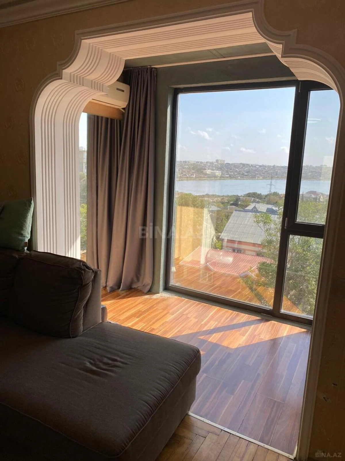 Satılır 4 otaqlı mənzil 105 m²