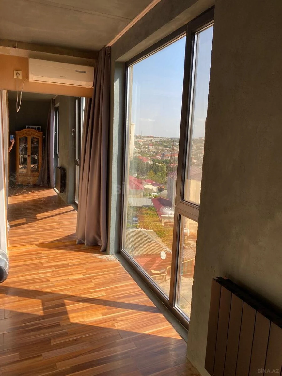 Satılır 4 otaqlı mənzil 105 m²