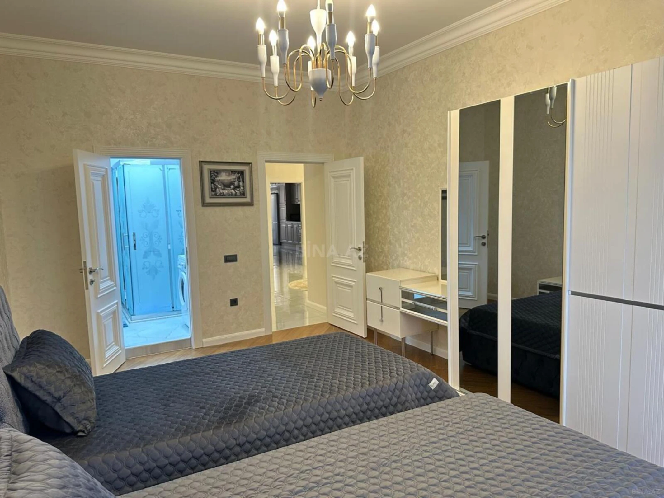 Kirayə verilir 3 otaqlı mənzil 170 m²