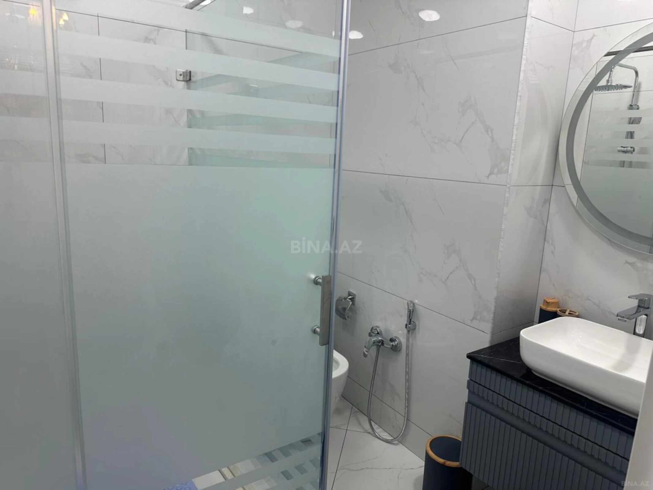 Kirayə verilir 3 otaqlı mənzil 170 m²