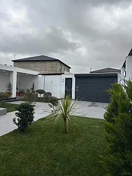 Satılır 4 otaqlı həyət evi 180 m²