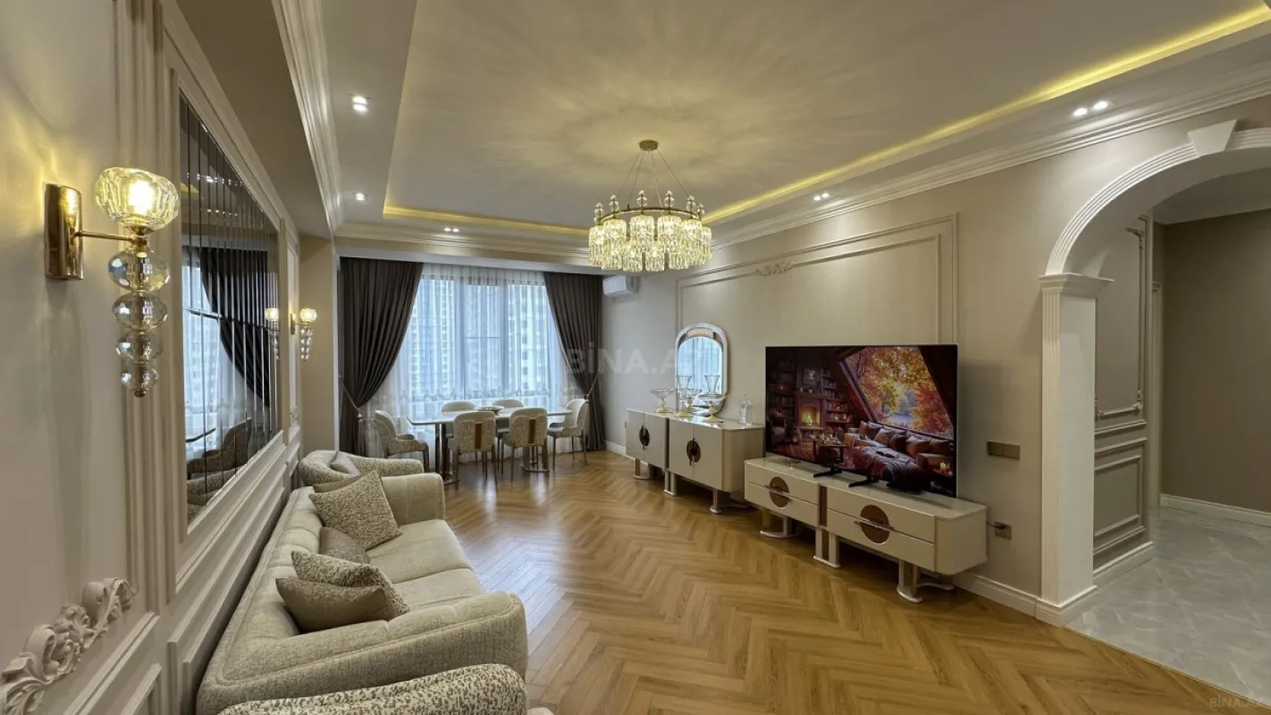 Satılır 3 otaqlı mənzil 130 m²