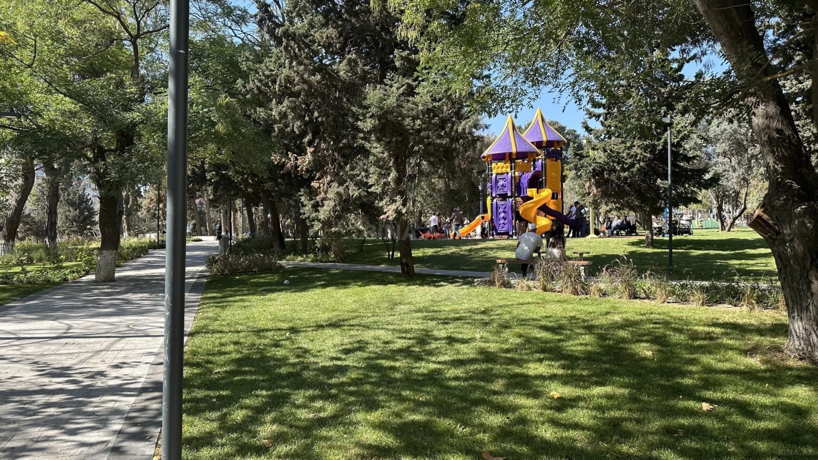 Satılır 3 otaqlı mənzil 130 m²