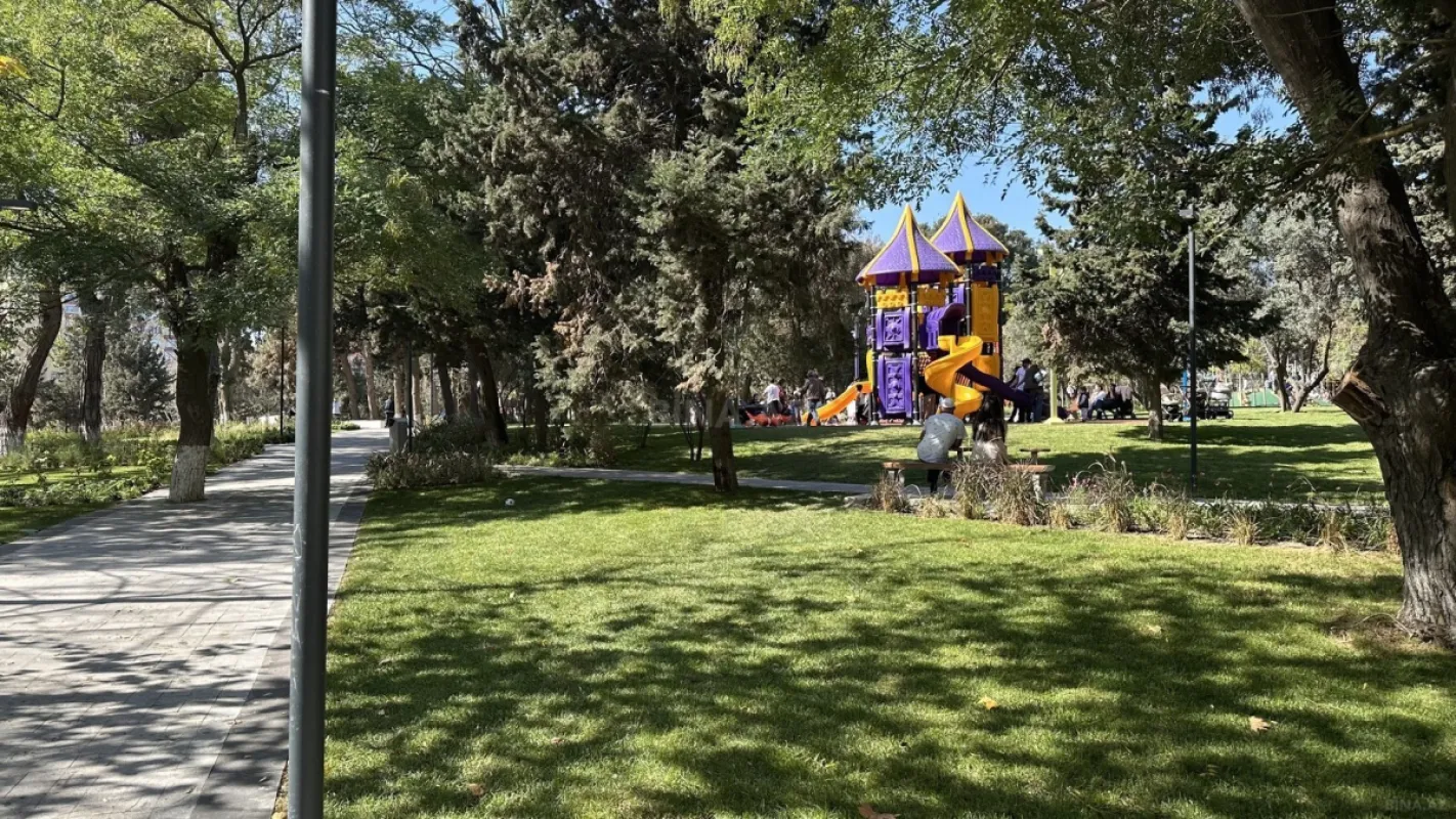 Satılır 3 otaqlı mənzil 130 m²