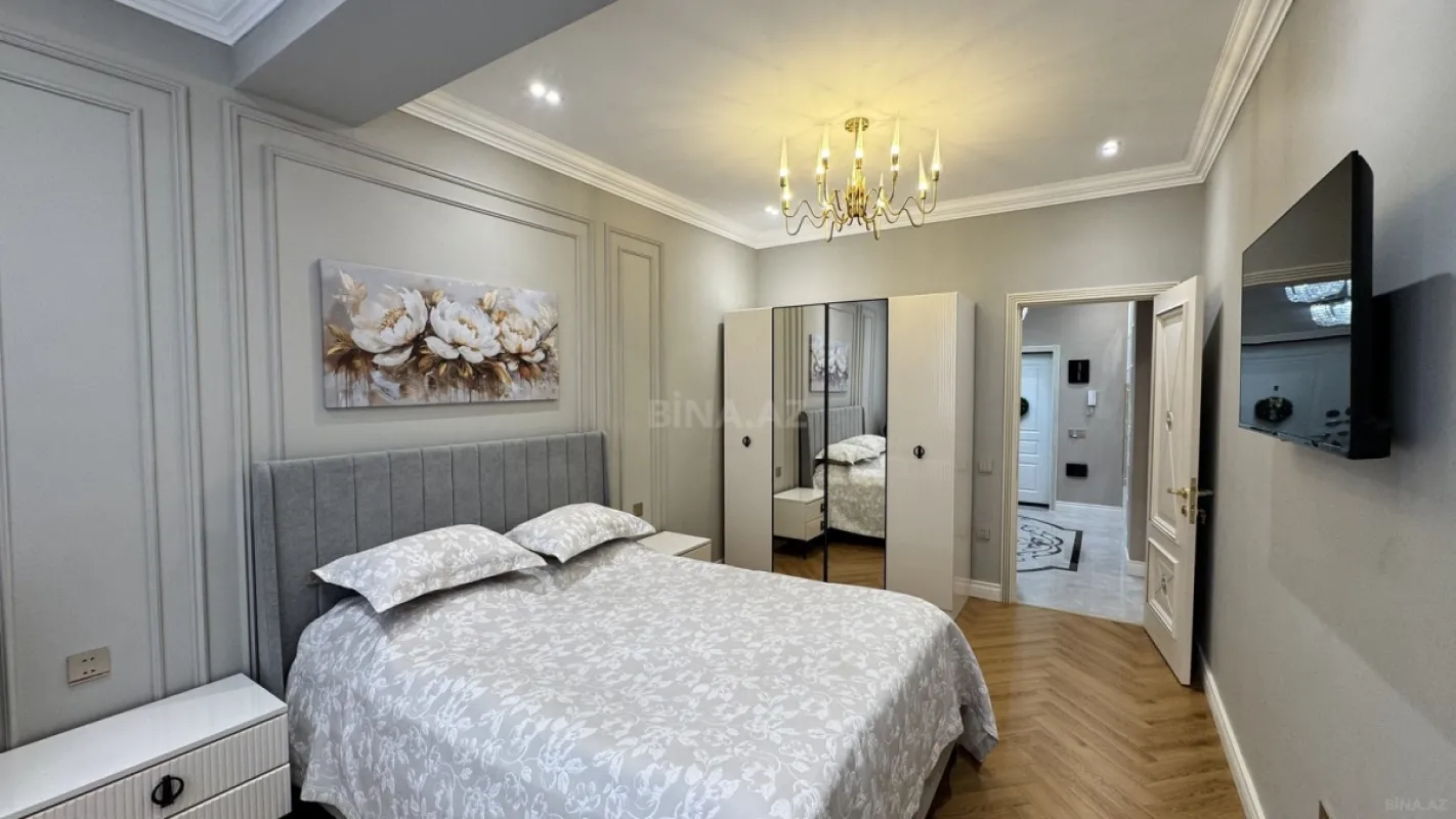 Satılır 3 otaqlı mənzil 130 m²