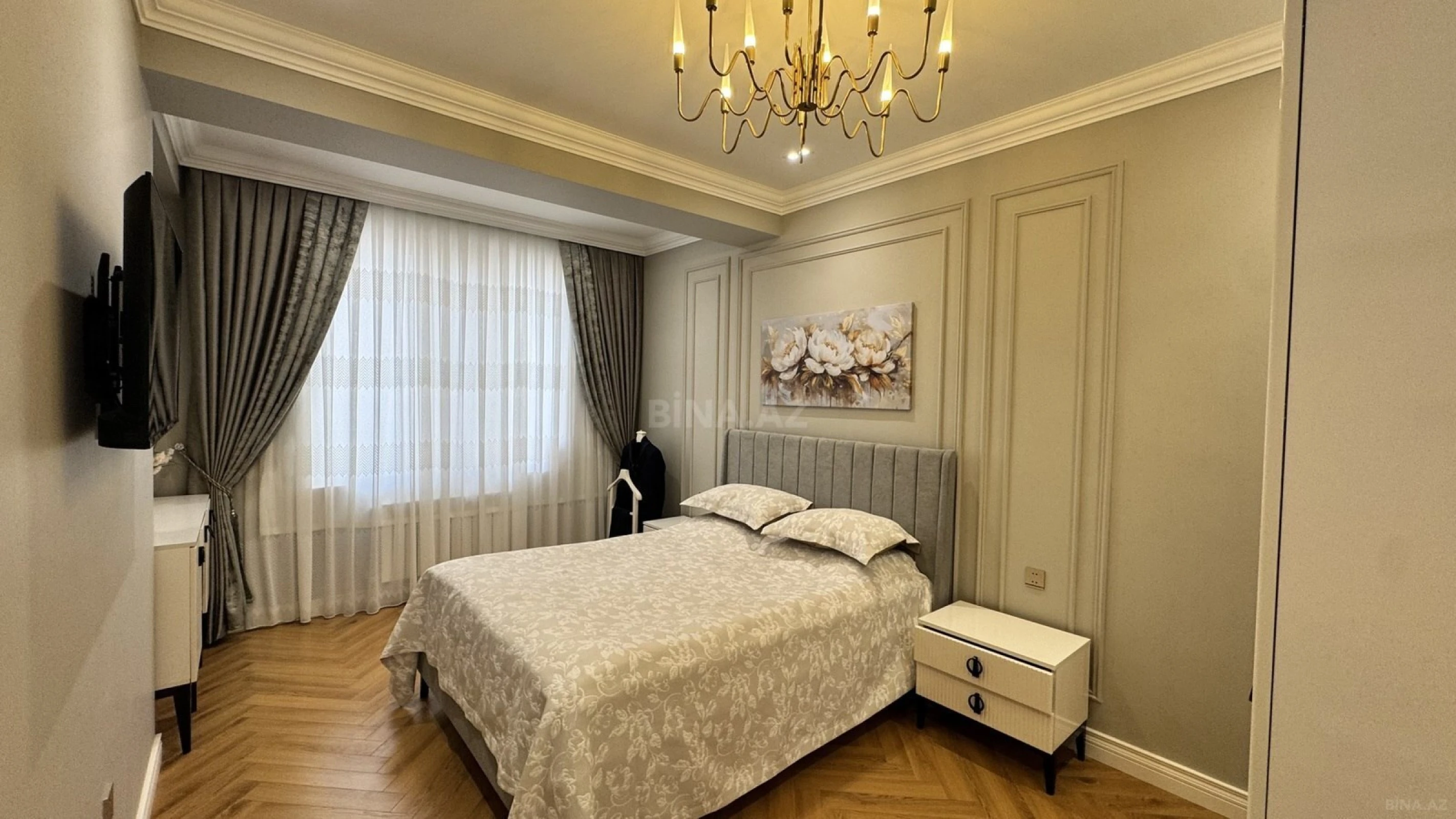 Satılır 3 otaqlı mənzil 130 m²