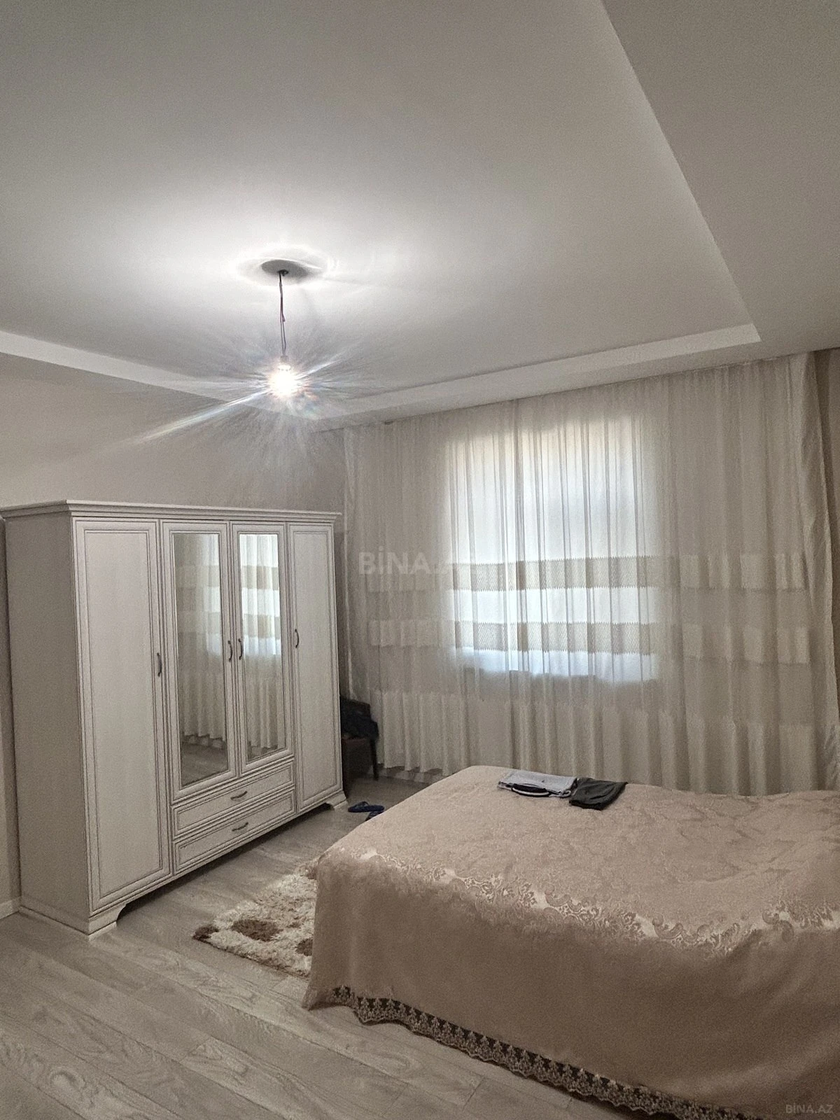 Satılır 6 otaqlı həyət evi 250 m²