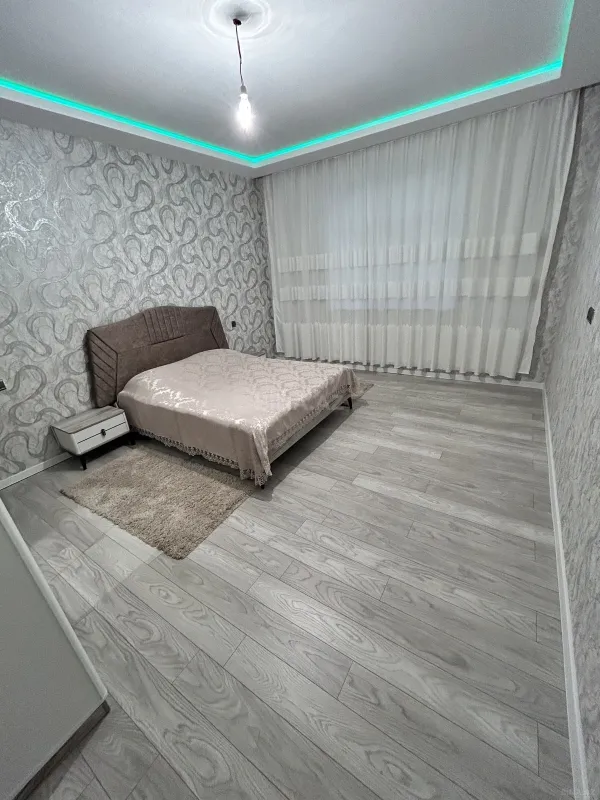 Satılır 6 otaqlı həyət evi 250 m²