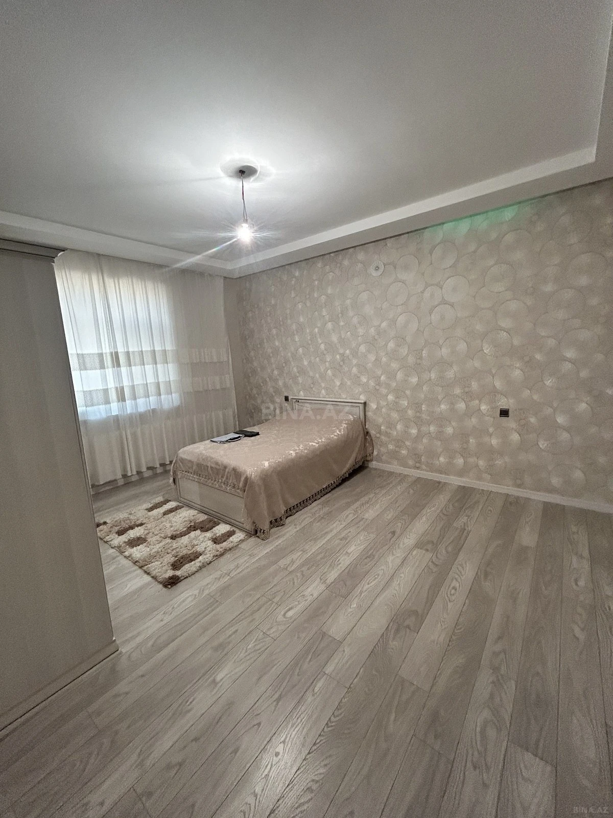 Satılır 6 otaqlı həyət evi 250 m²