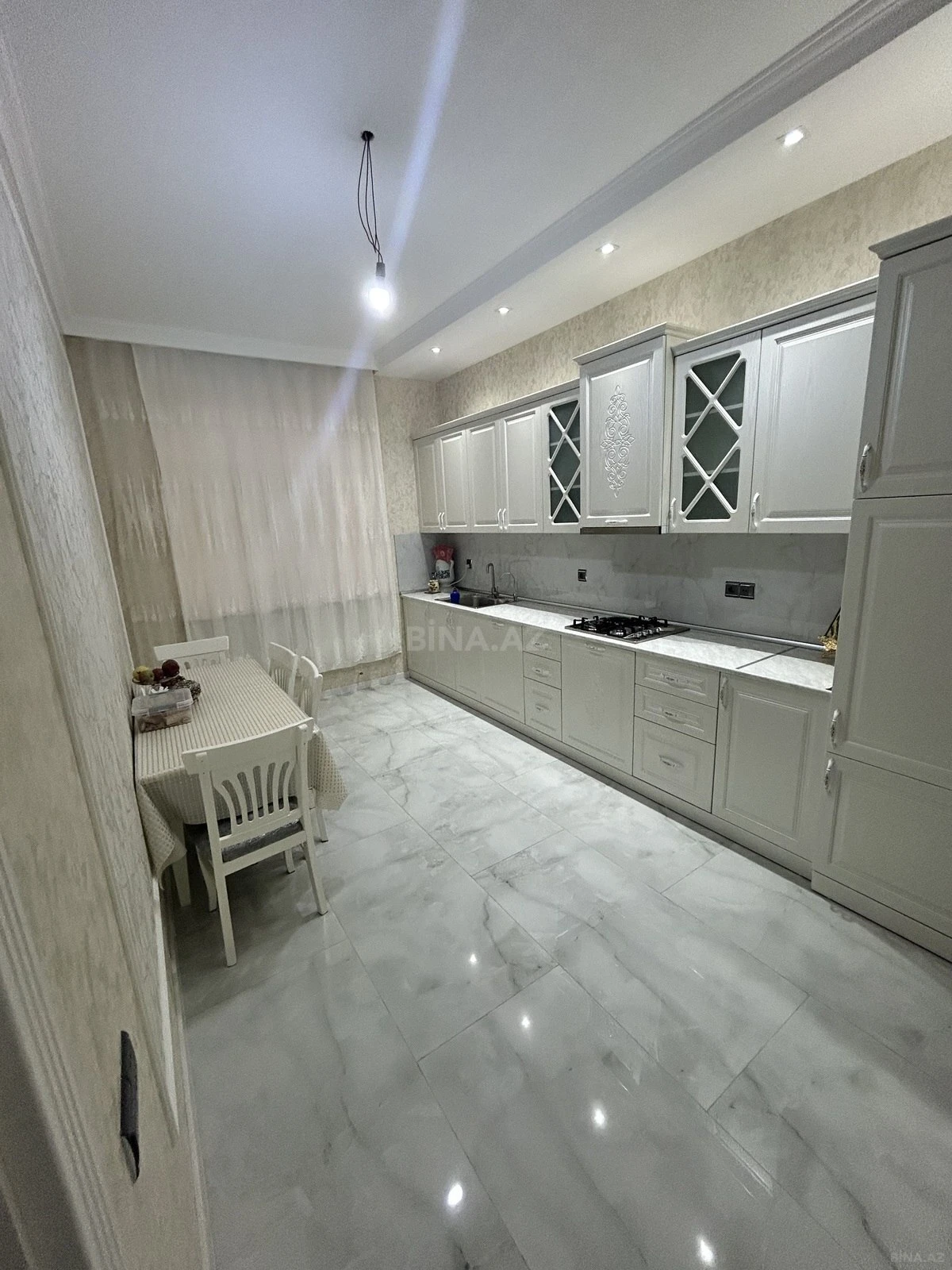 Satılır 6 otaqlı həyət evi 250 m²