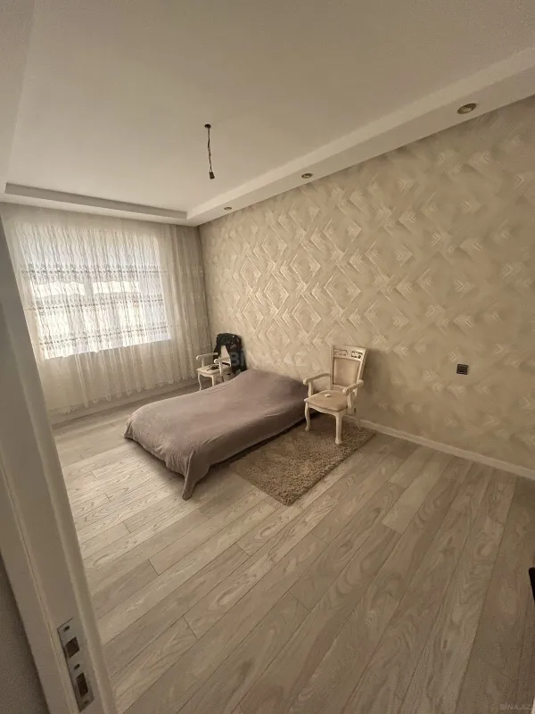 Satılır 6 otaqlı həyət evi 250 m²
