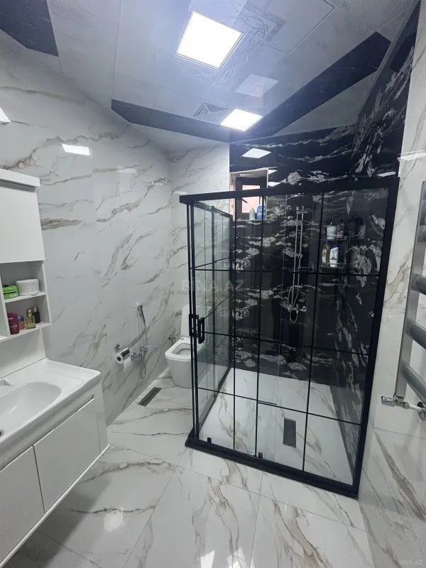 Satılır 6 otaqlı həyət evi 250 m²