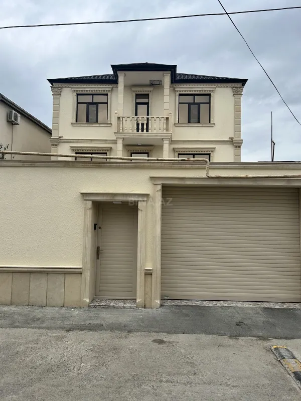 Satılır 6 otaqlı həyət evi 250 m²