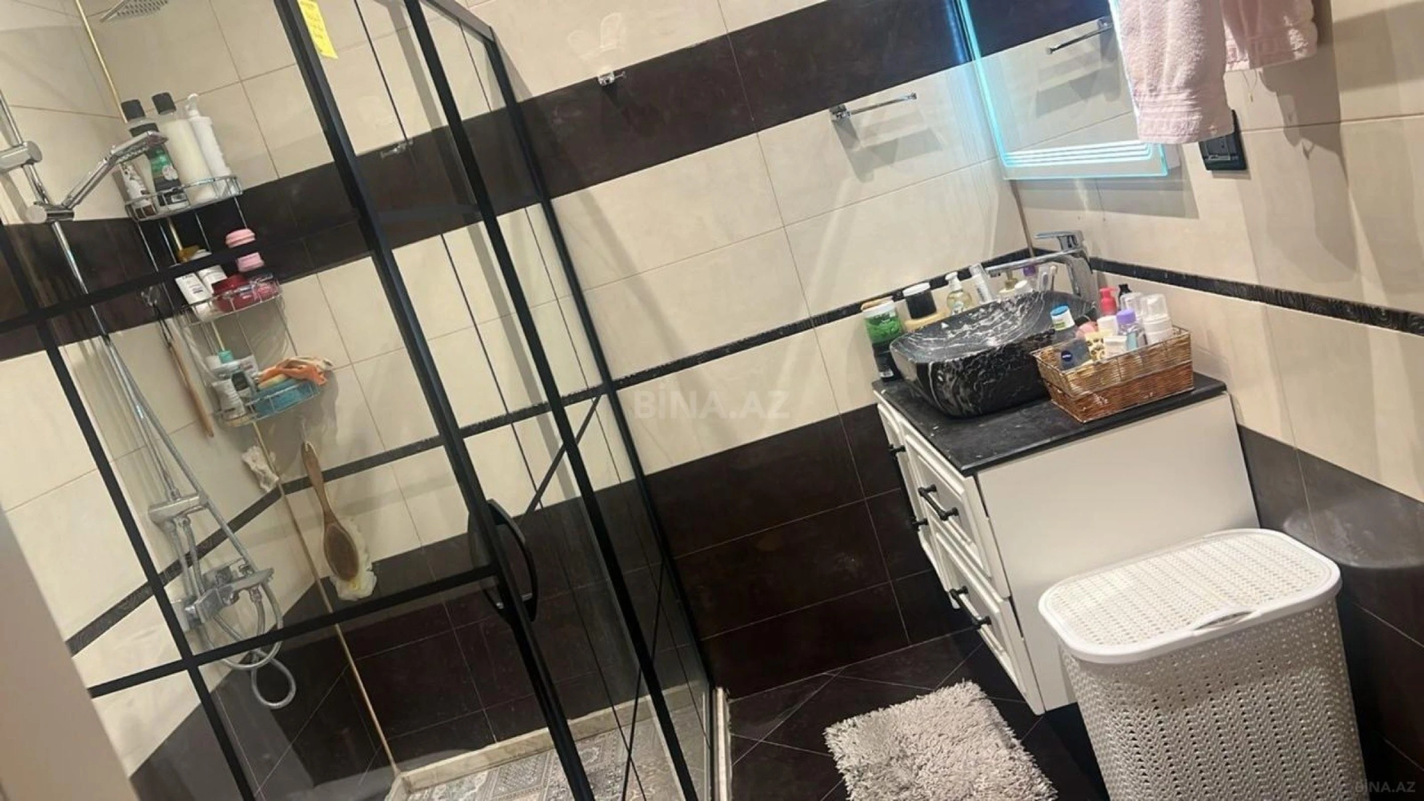 Kirayə verilir 3 otaqlı mənzil 150 m²