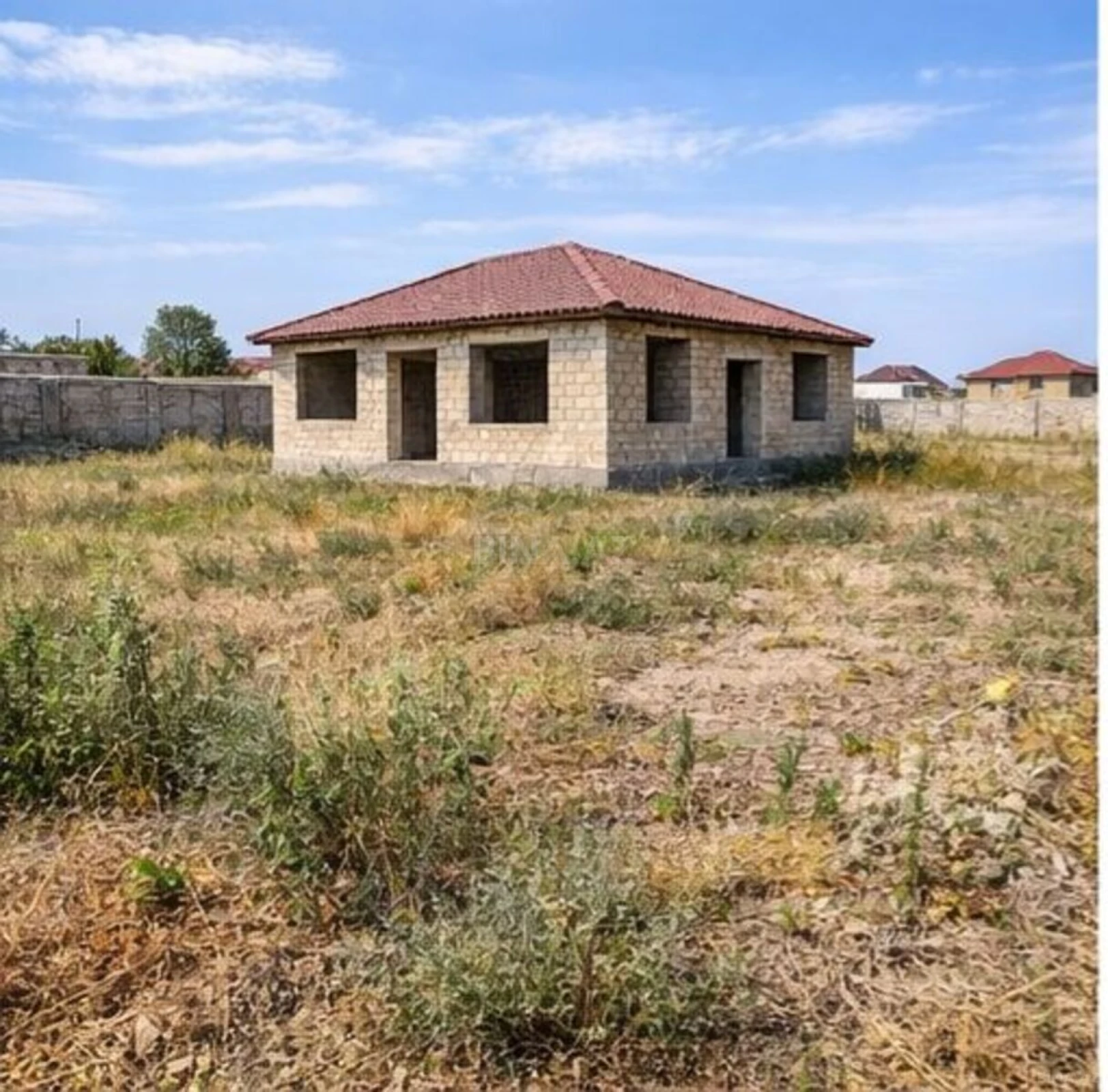 Satılır 5 otaqlı həyət evi 240 m²