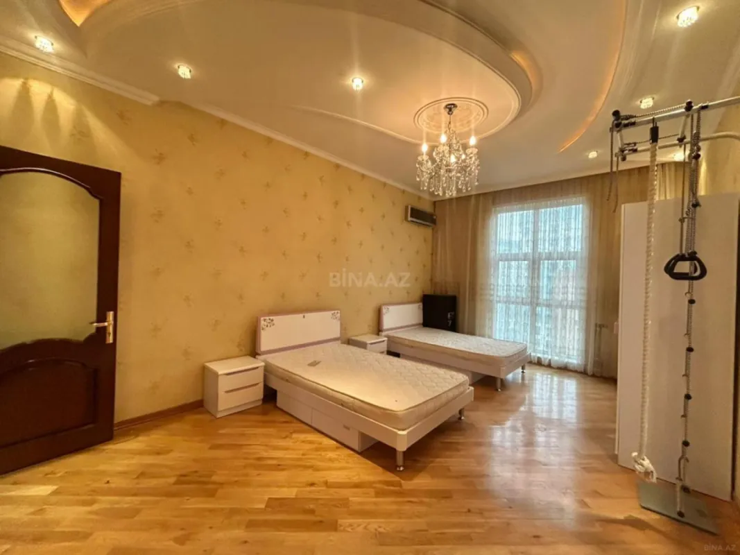 Kirayə verilir 4 otaqlı mənzil 200 m²