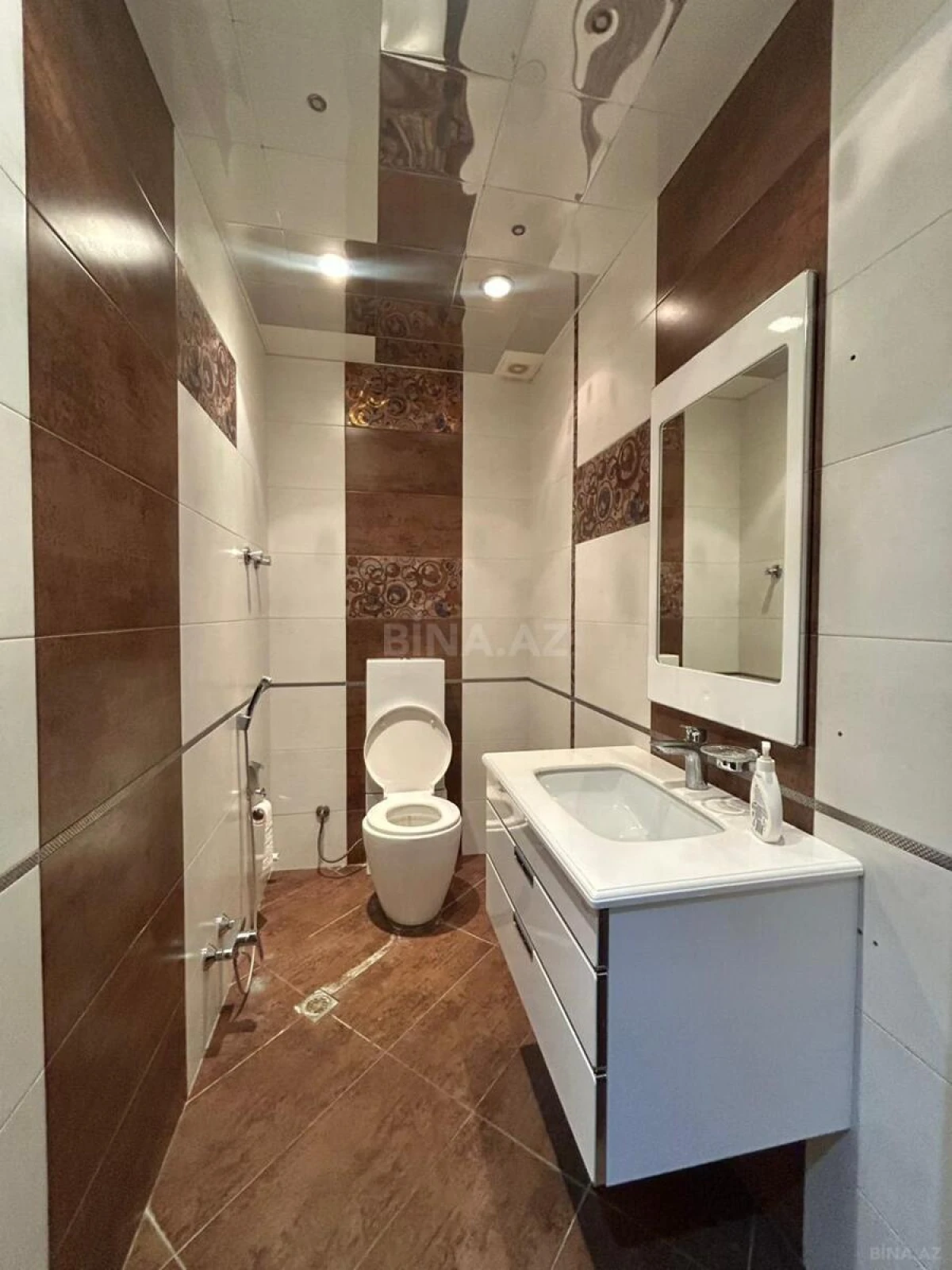 Kirayə verilir 4 otaqlı mənzil 200 m²