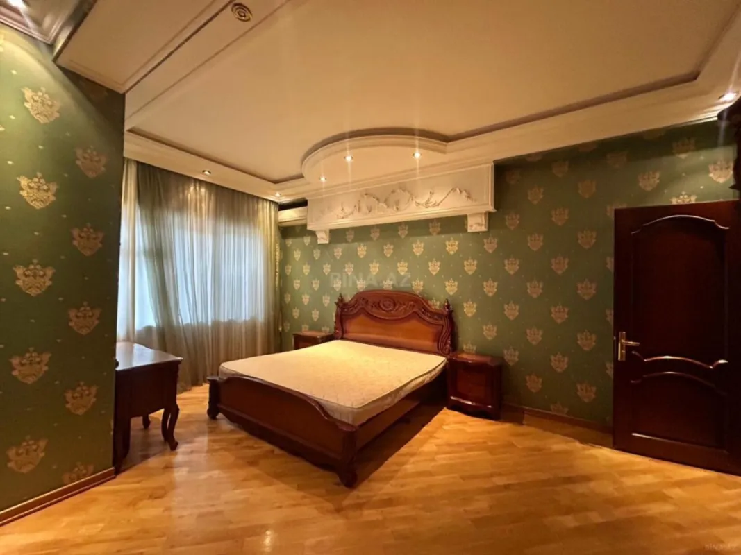 Kirayə verilir 4 otaqlı mənzil 200 m²