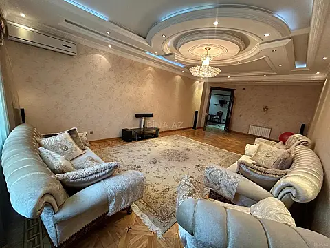 Kirayə verilir 4 otaqlı mənzil 200 m²