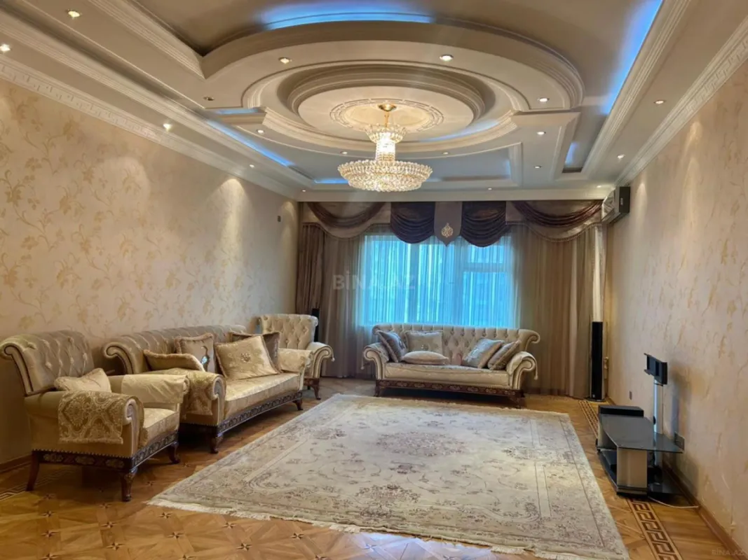 Kirayə verilir 4 otaqlı mənzil 200 m²