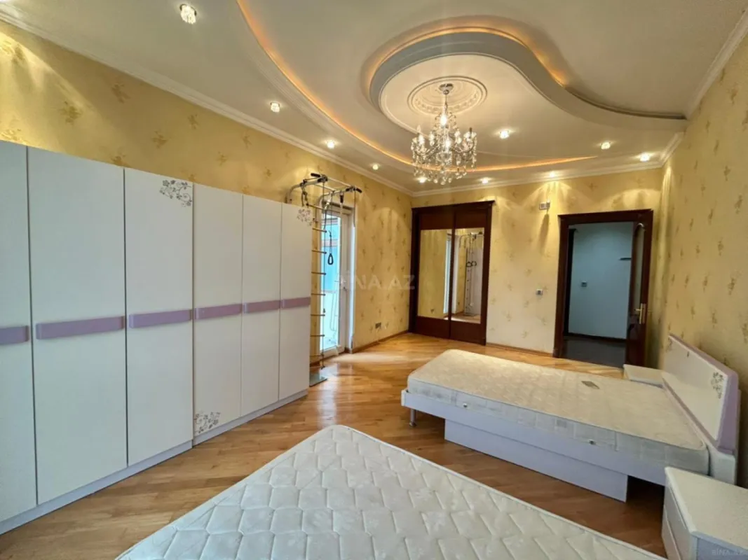 Kirayə verilir 4 otaqlı mənzil 200 m²