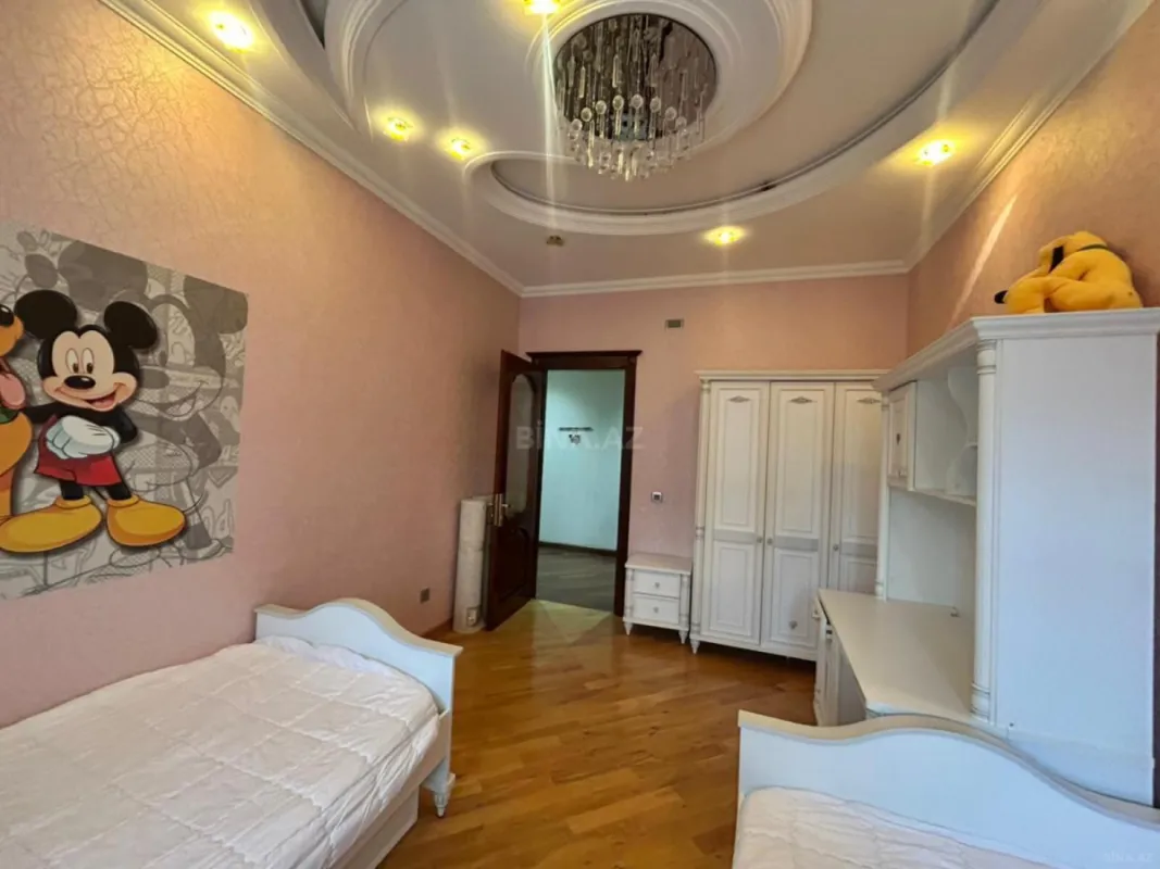 Kirayə verilir 4 otaqlı mənzil 200 m²