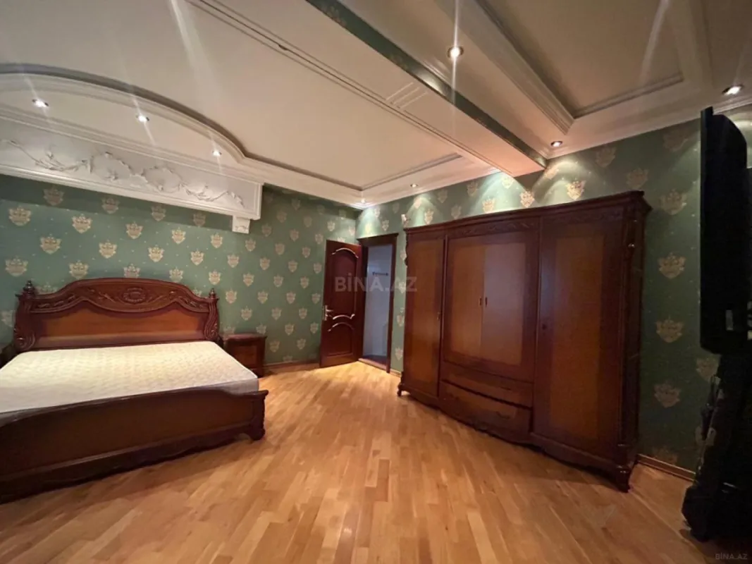 Kirayə verilir 4 otaqlı mənzil 200 m²