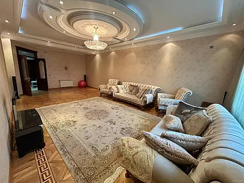 Kirayə verilir 4 otaqlı mənzil 200 m² — Bakı, Nərimanov 4 otaq 200.00 m²