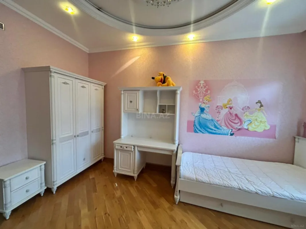 Kirayə verilir 4 otaqlı mənzil 200 m²