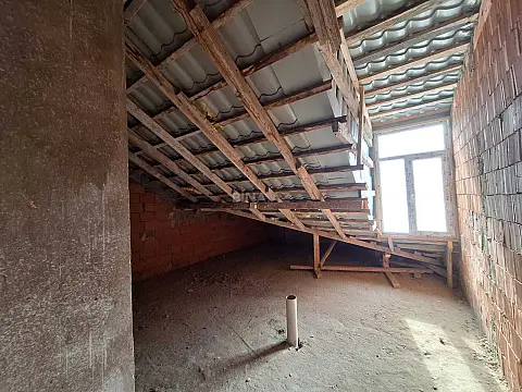 Satılır 3 otaqlı mənzil 112 m²