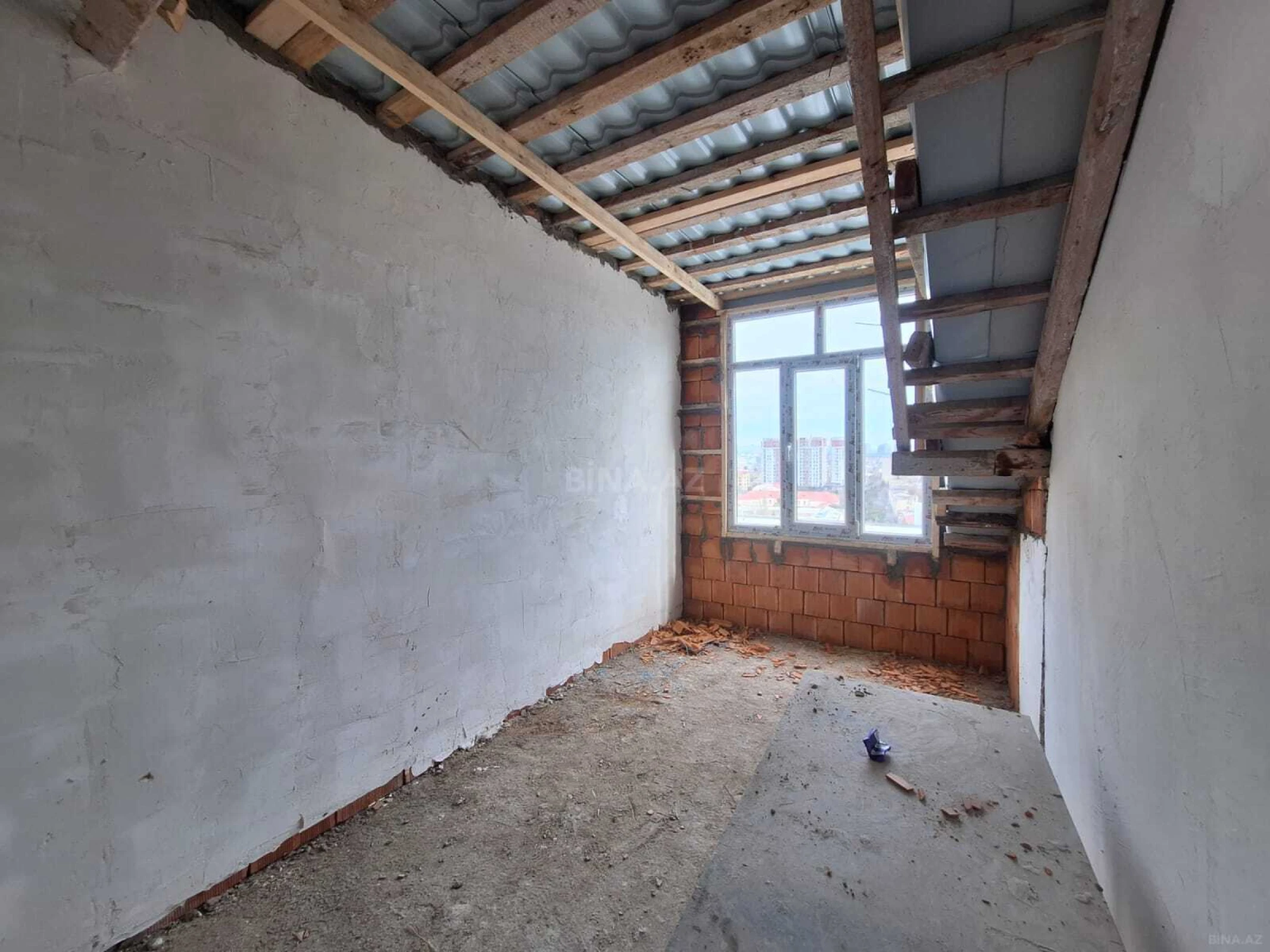 Satılır 3 otaqlı mənzil 103 m²