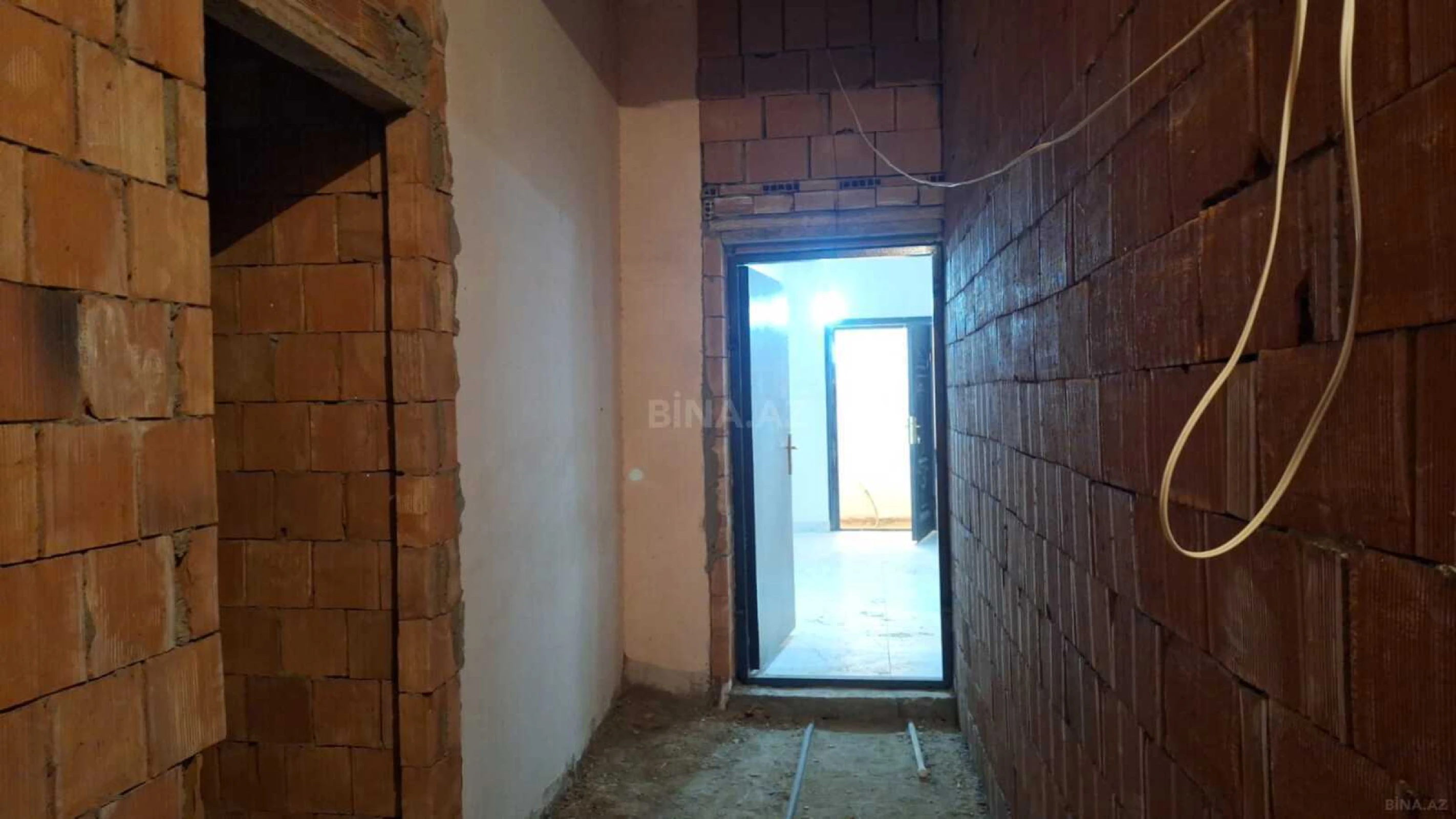 Satılır 3 otaqlı mənzil 103 m²