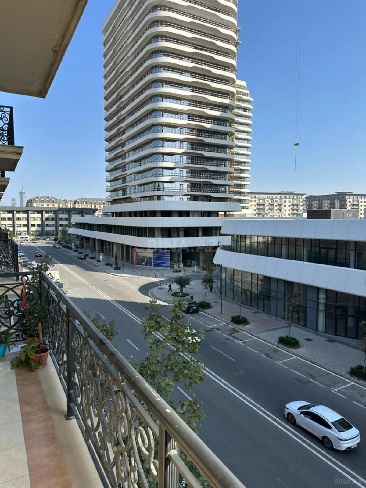 Kirayə verilir 4 otaqlı mənzil 134 m²