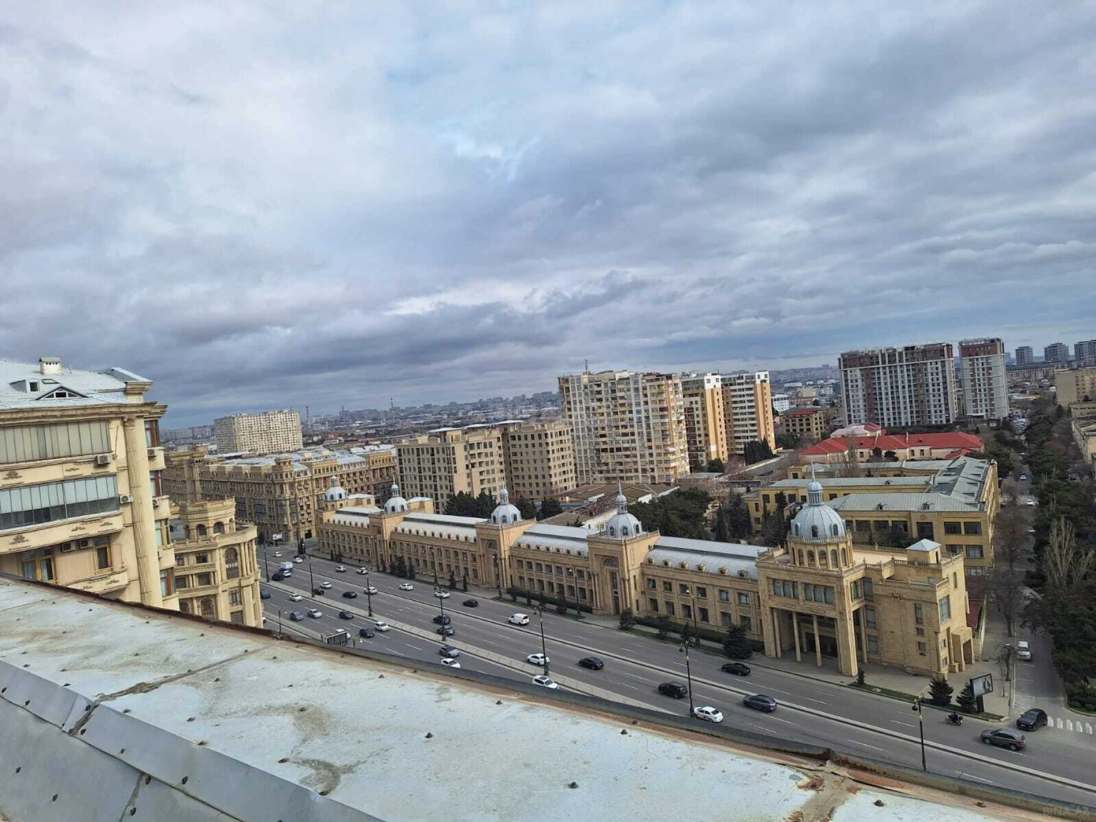 Satılır 2 otaqlı mənzil 73 m²