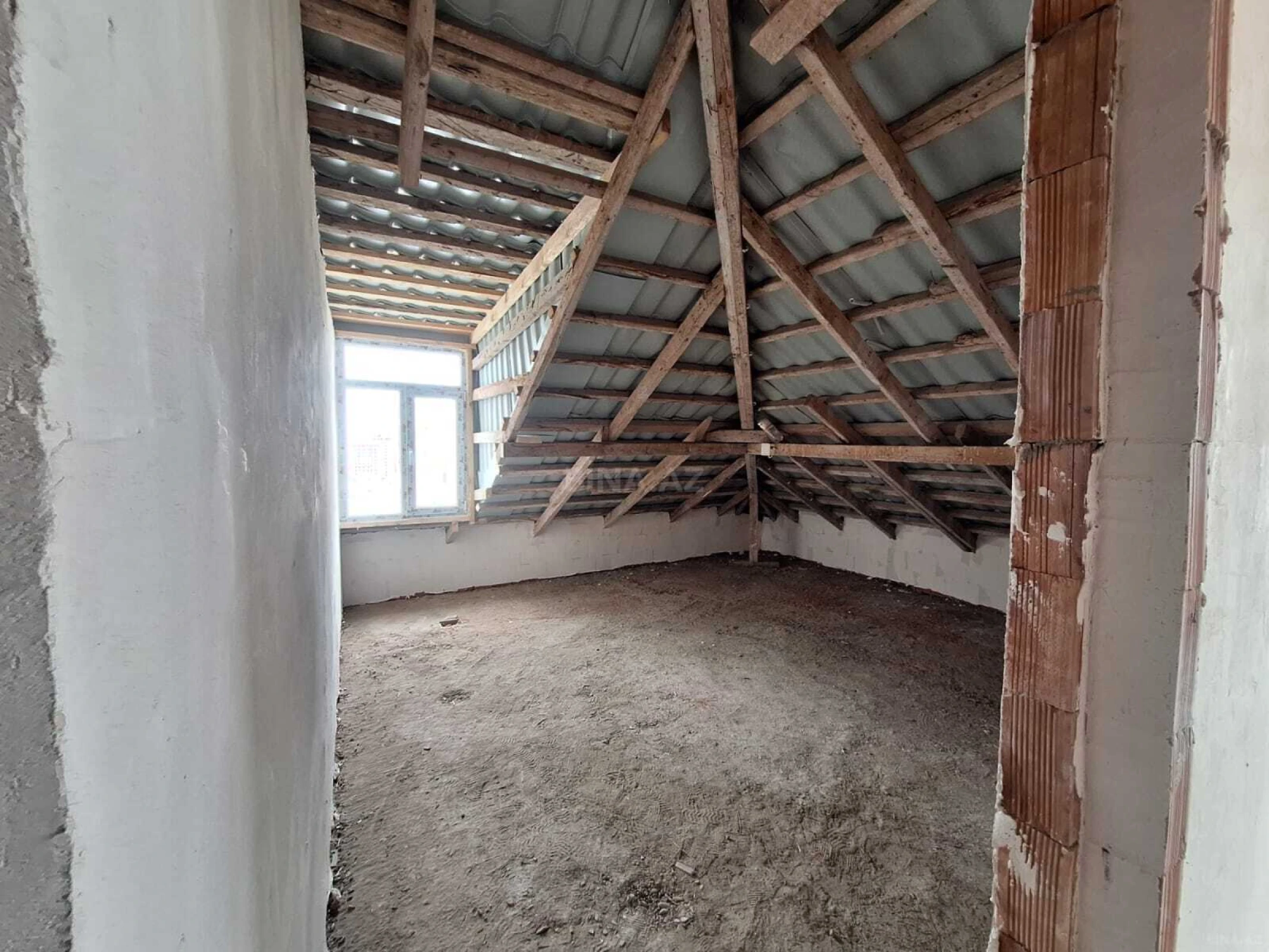 Satılır 2 otaqlı mənzil 68 m²