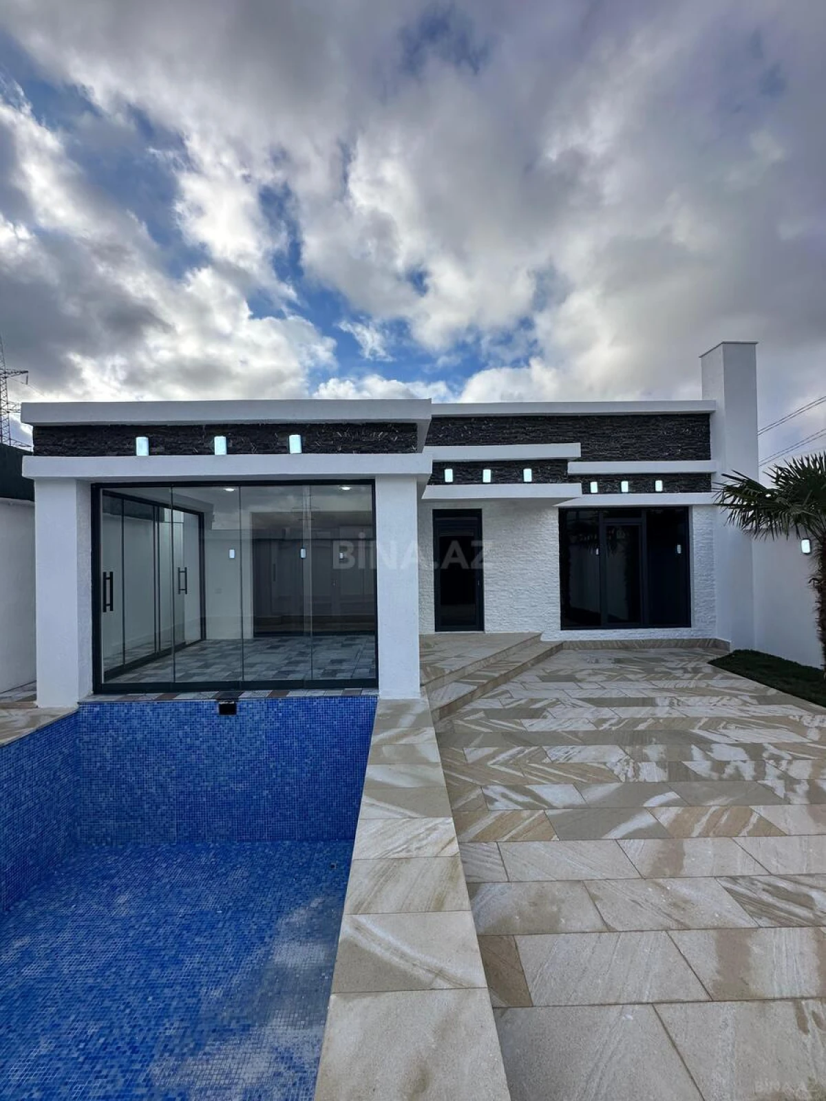 Satılır 4 otaqlı həyət evi 160 m²