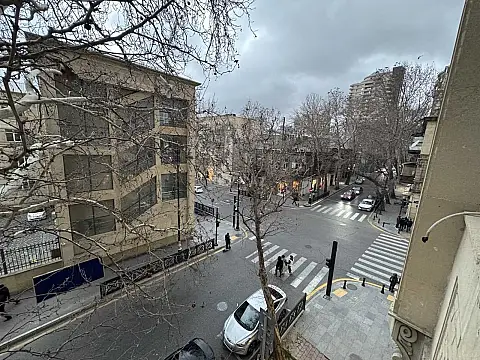 Kirayə verilir obyekt 90 m² — Bakı, İnşaatçılar 90.00 m²