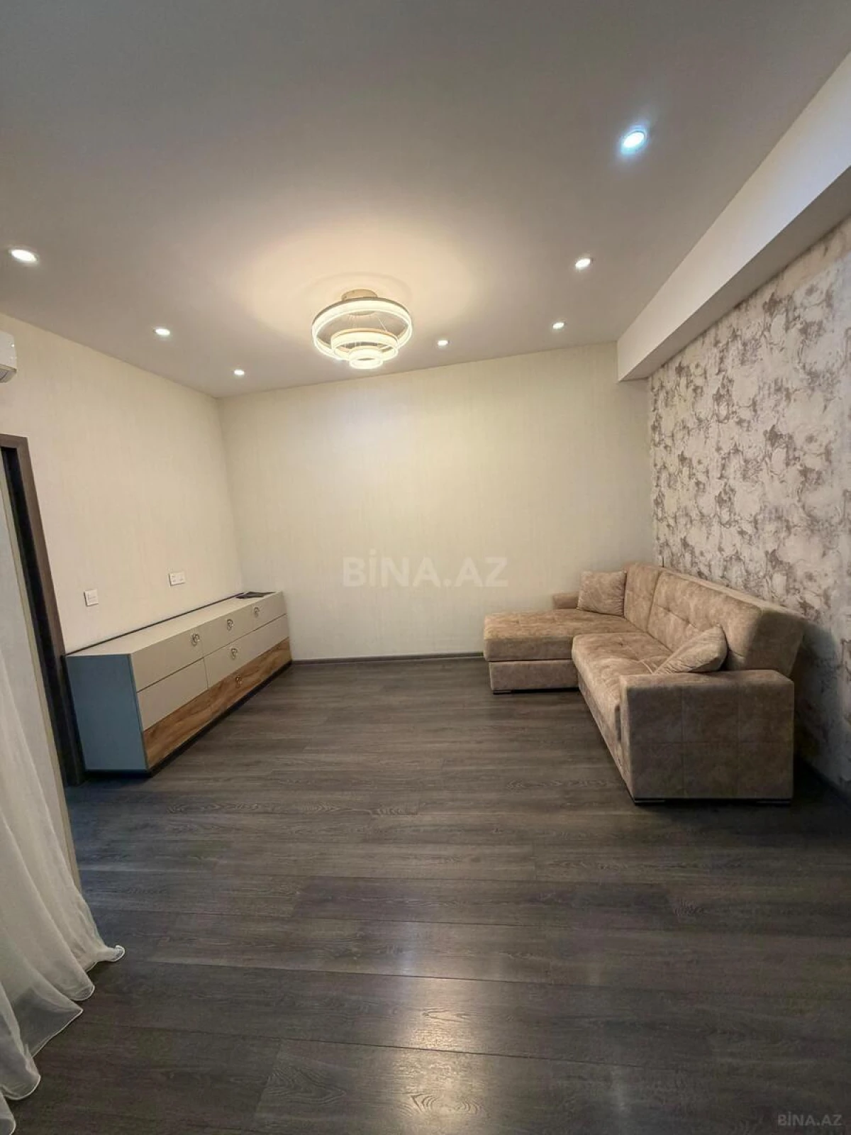 Satılır 2 otaqlı mənzil 55 m²