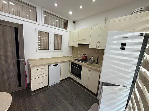 Satılır 2 otaqlı mənzil 55 m²