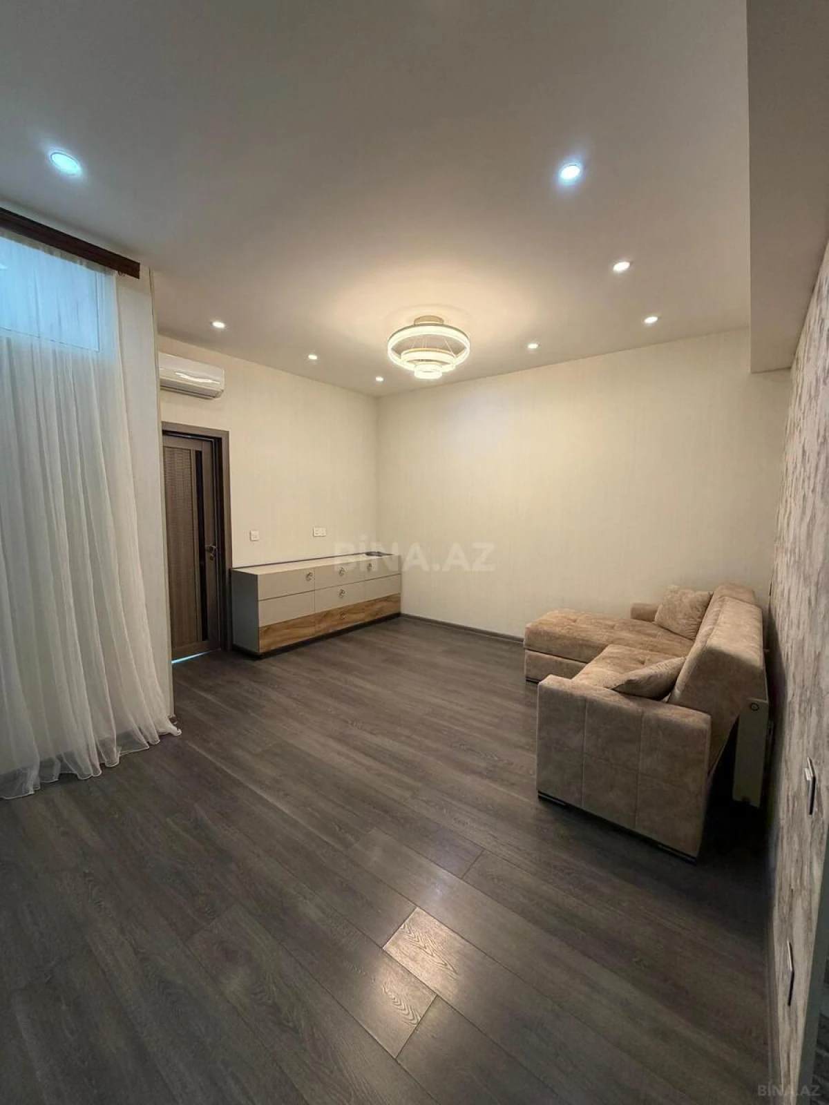 Satılır 2 otaqlı mənzil 55 m²