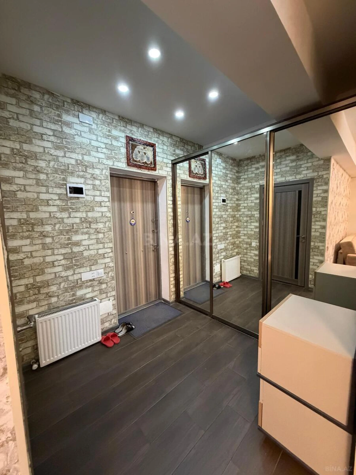 Satılır 2 otaqlı mənzil 55 m²