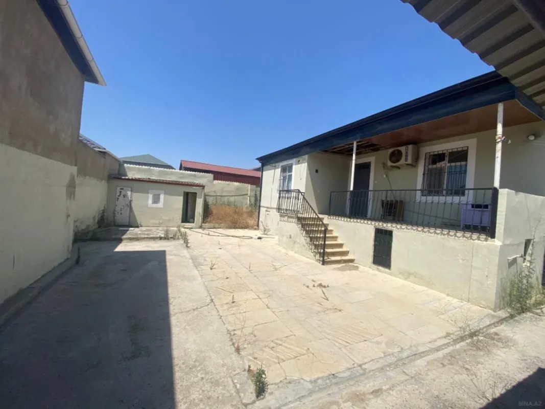 Satılır 4 otaqlı həyət evi 140 m²