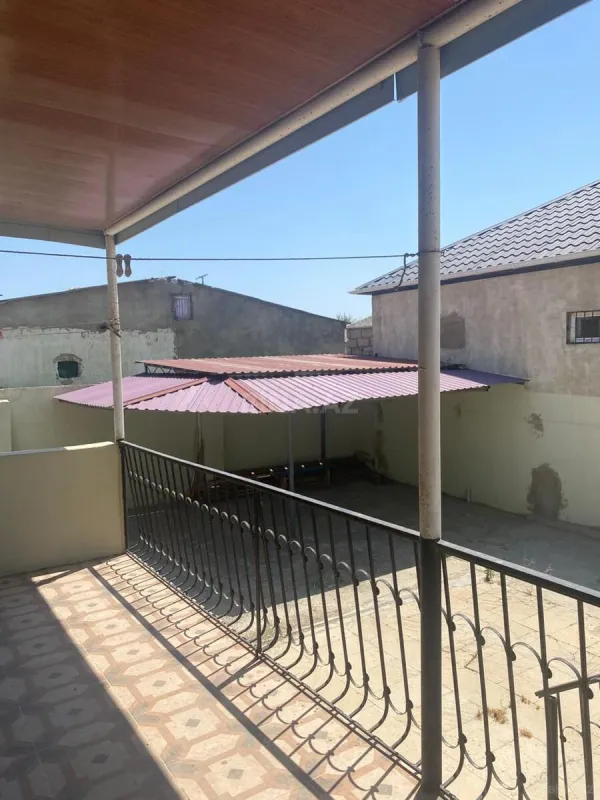 Satılır 4 otaqlı həyət evi 140 m²